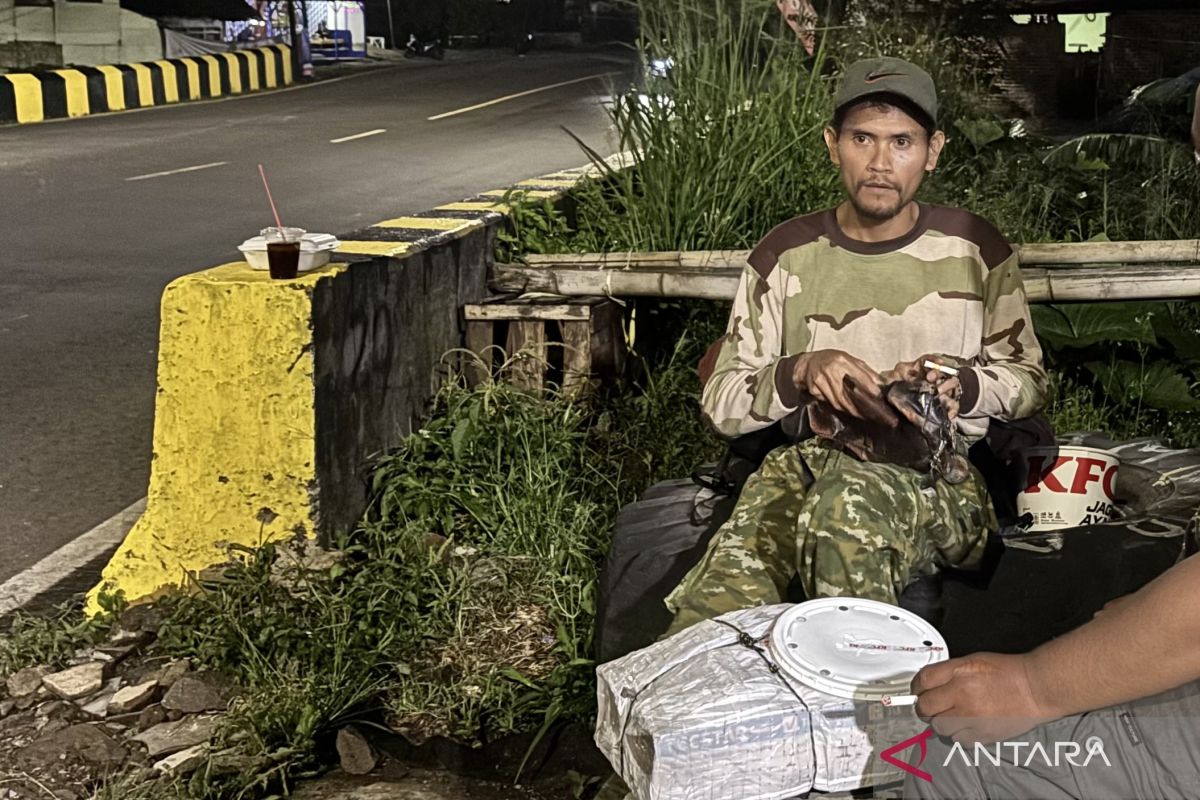 Langkah panjang Asep, mudik jalan kaki dari Bandung ke Ciamis