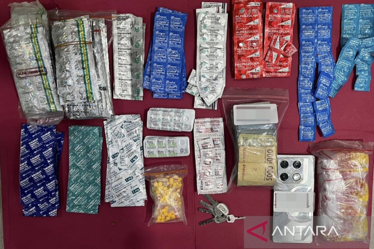 Polda Metro Jaya gagalkan peredaran ribuan butir obat keras di Jaksel