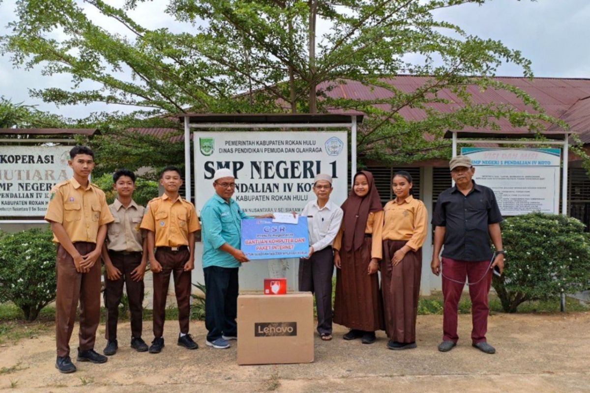 Tingkatkan Ekonomi Masyarakat, PTPN IV PalmCo Kucurkan CSR Rp2,4 Miliar dan Gandeng Ribuan Petani