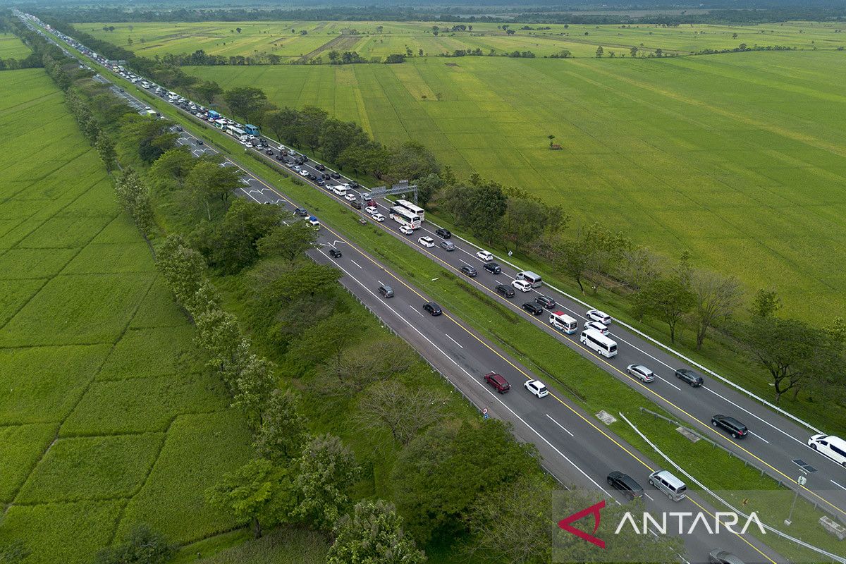 Arus mudik H-2 Tol Cipali