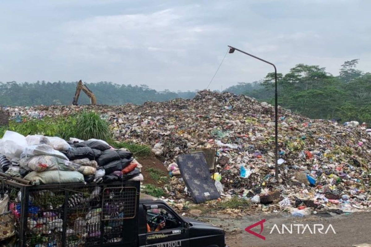 Volume sampah di Temanggung naik 2-3 ton