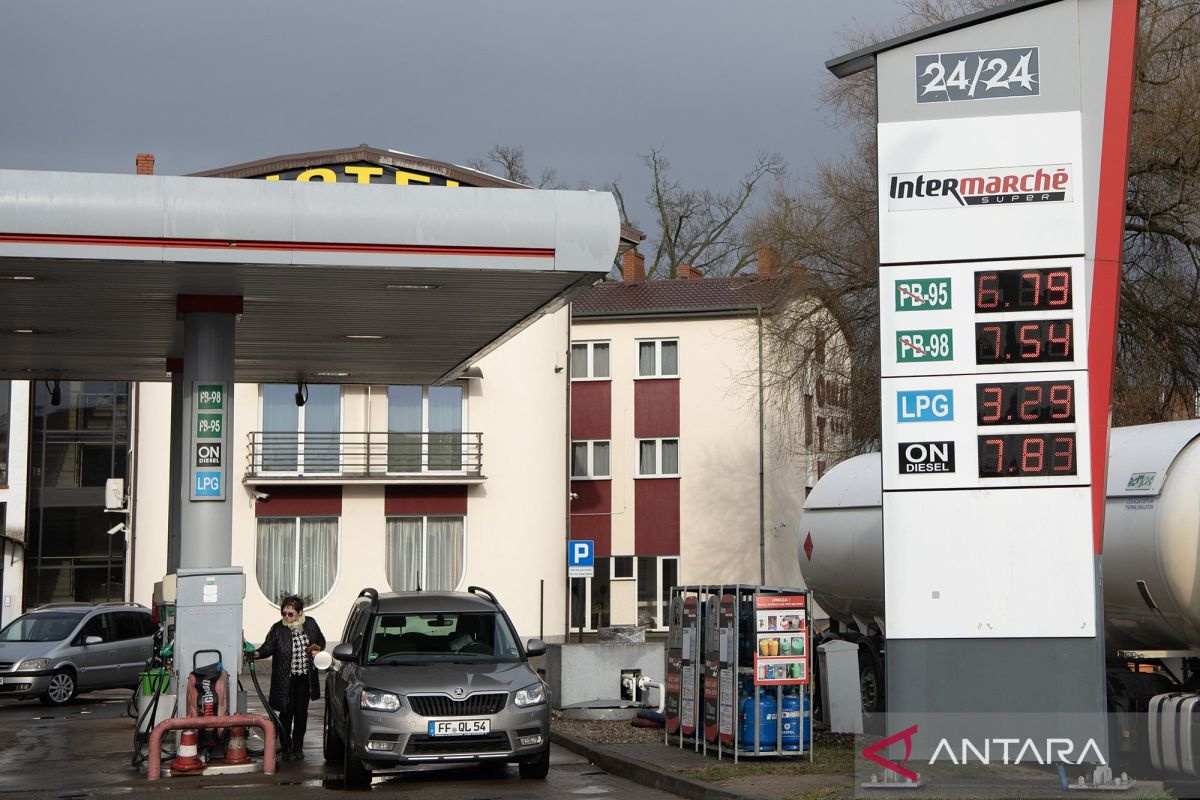 Krisis Timur Tengah berimbas ke Eropa: warga Jerman berbondong-bondong cari BBM murah ke Polandia