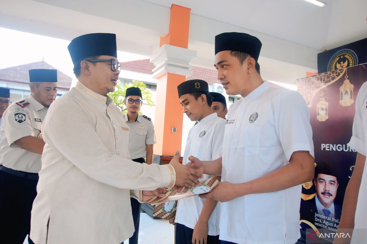 Ditjenpas serahkan remisi pada 1.639 narapidana di Pulau Dewata