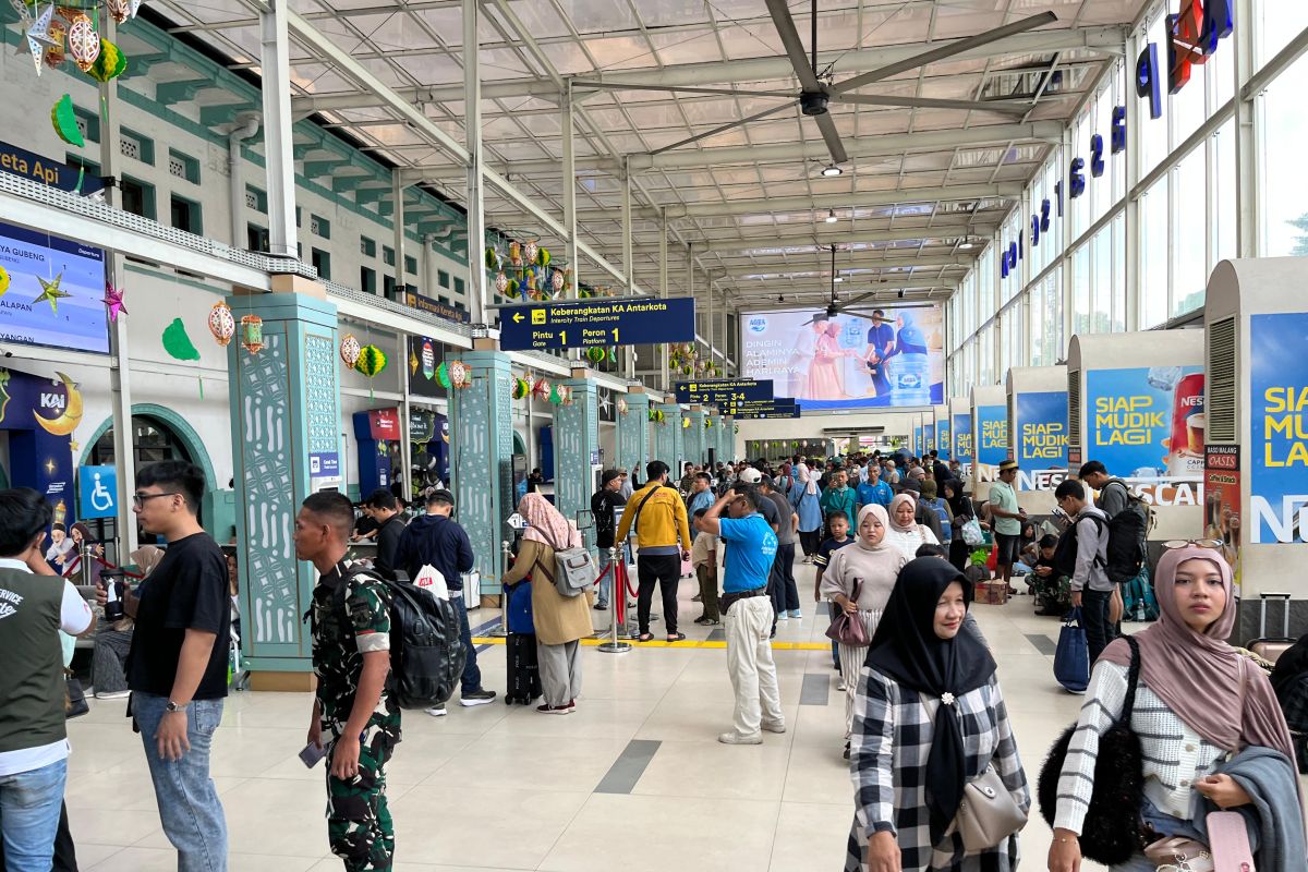 Hari kedua Lebaran, penumpang KA dari Jakarta capai 41 ribu