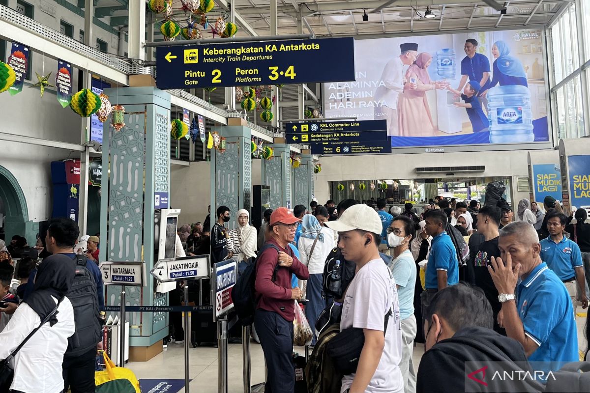 Arus mudik mewarnai H+1 Idul Fitri di Jakarta