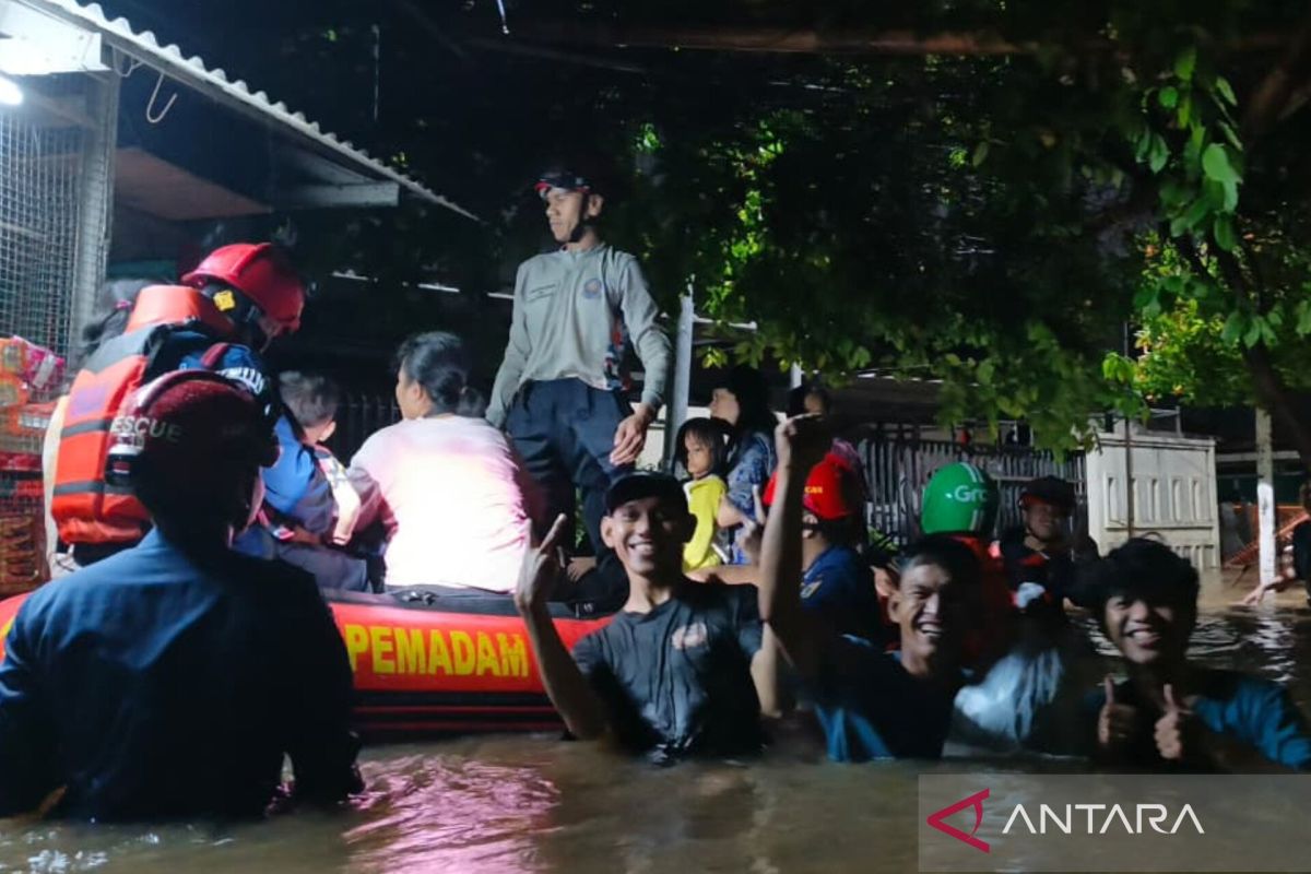 DKI sepekan, banjir kiriman Depok hingga lokasi wisata Lebaran