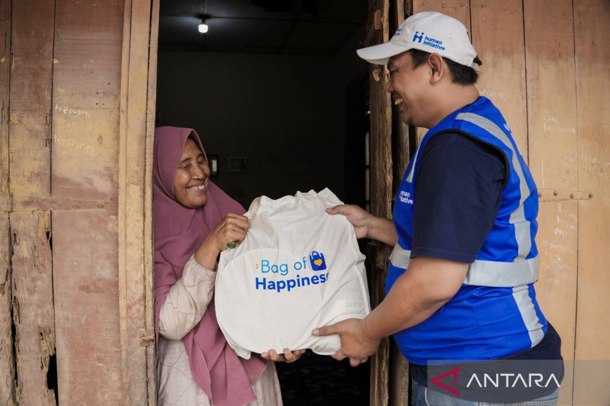 Program "Bag of Happiness" jangkau 100 ribu penerima manfaat