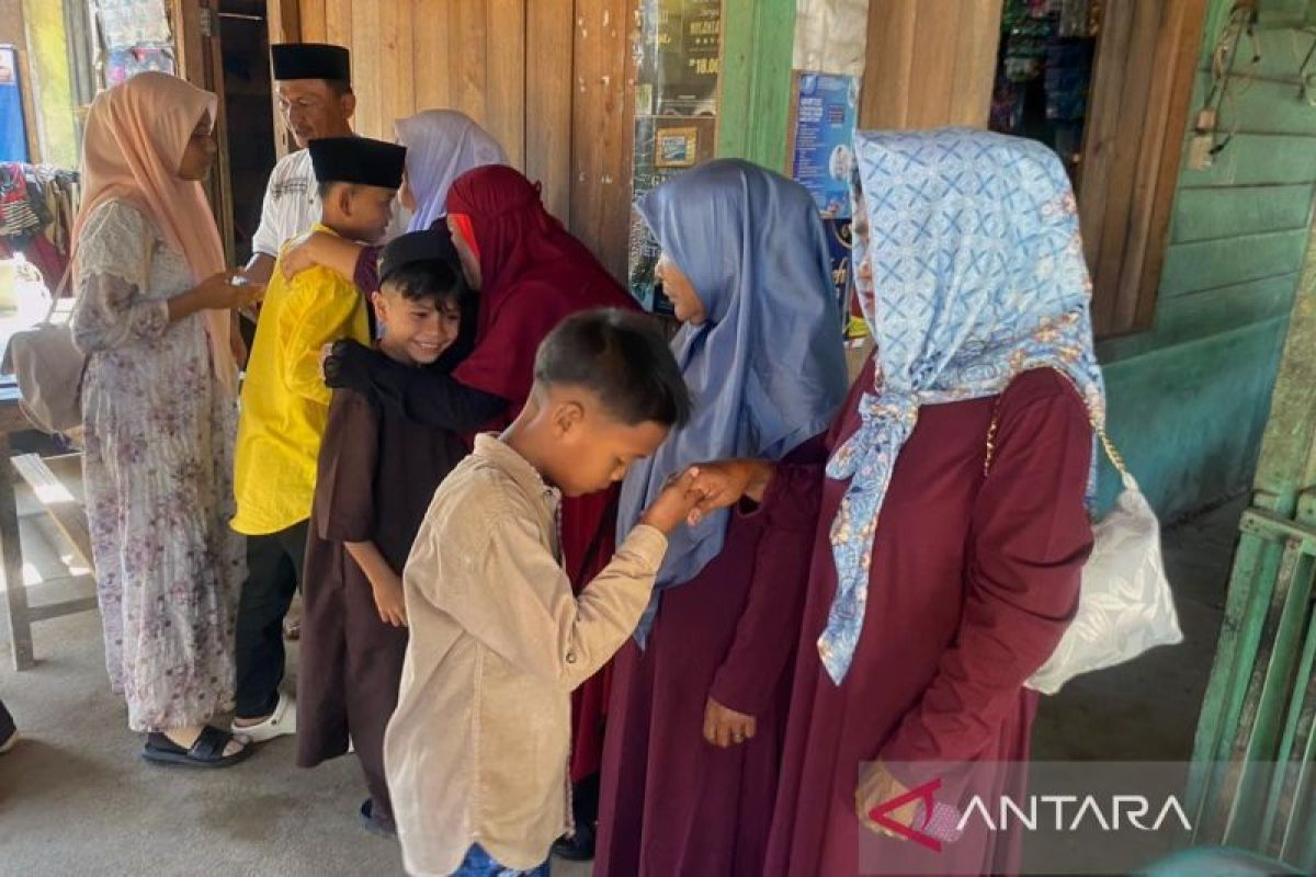 Mode hening dalam merayakan Lebaran di Hutananbolon