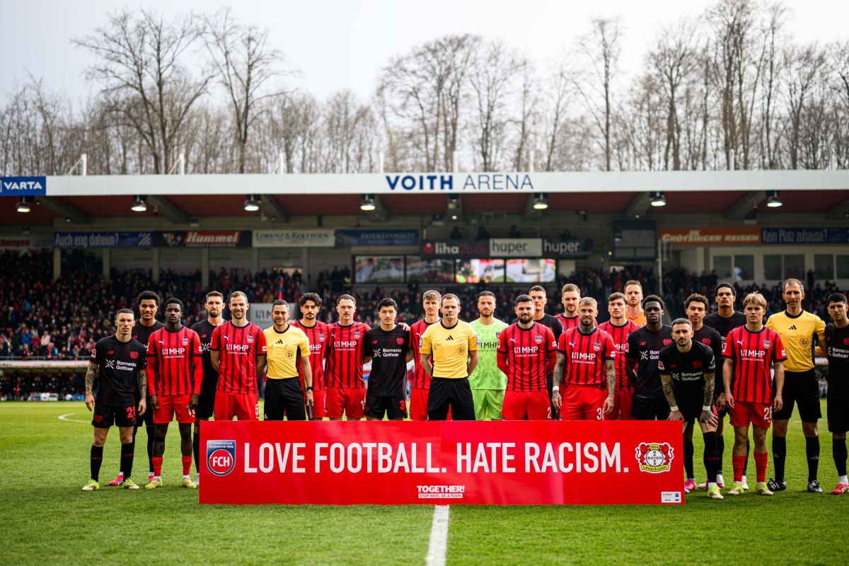 Leverkusen dan Monchengladbach harus puas dengan satu poin