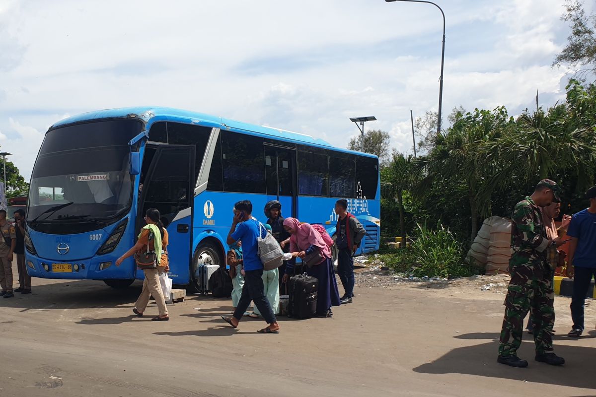 Damri Palembang siagakan puluhan bus layani arus balik Lebaran
