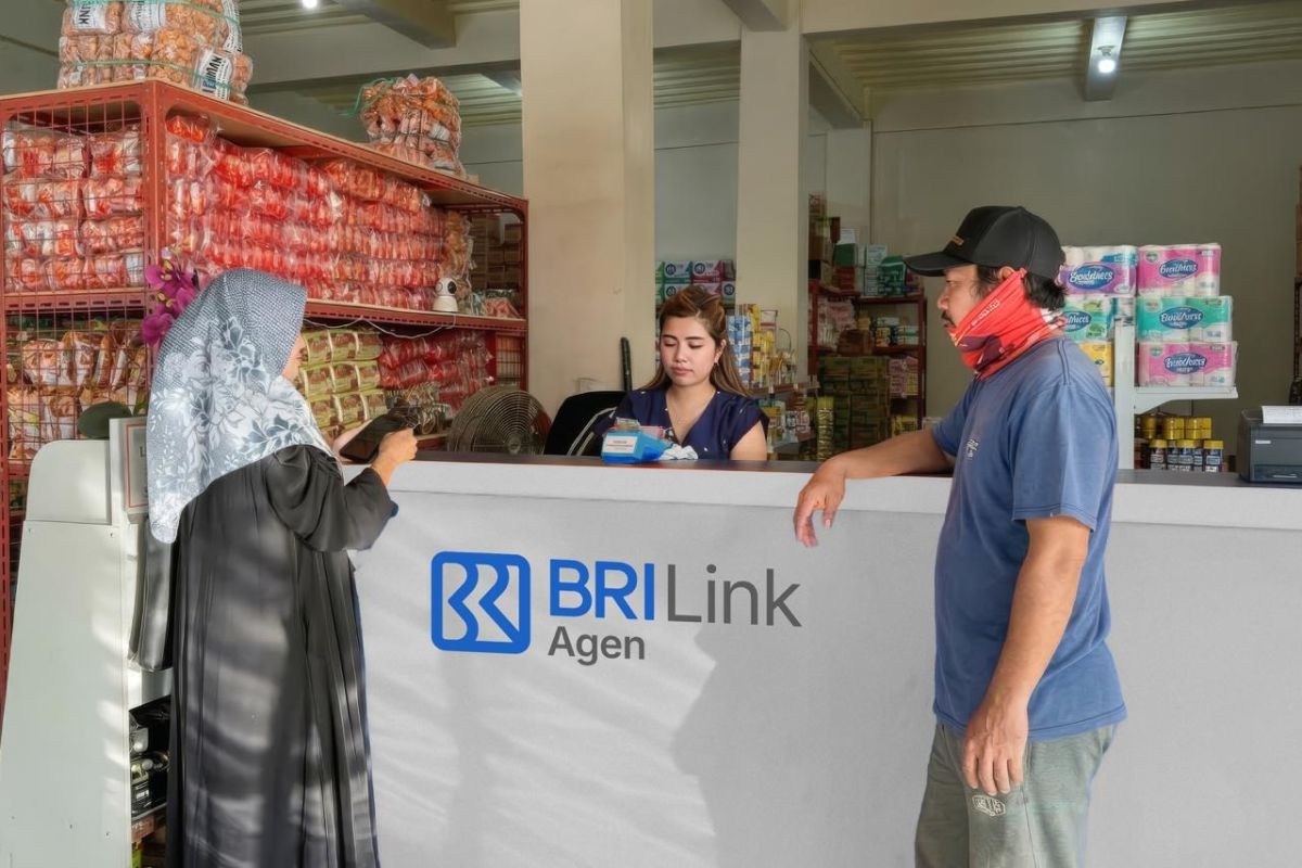 BRILink Agen "Rieche Endah", lebih satu dekade permudah transaksi perbankan warga di NTB