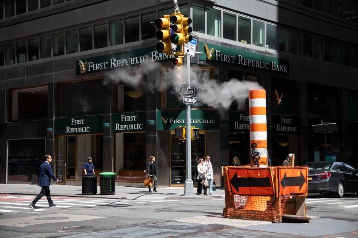 Konflik Timur Tengah berpotensi lemahkan daya tarik aset Dolar AS sebagai aset lindung nilai