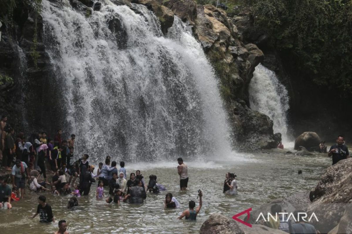 Libur Lebaran di wisata alam Pesona Curug Goong