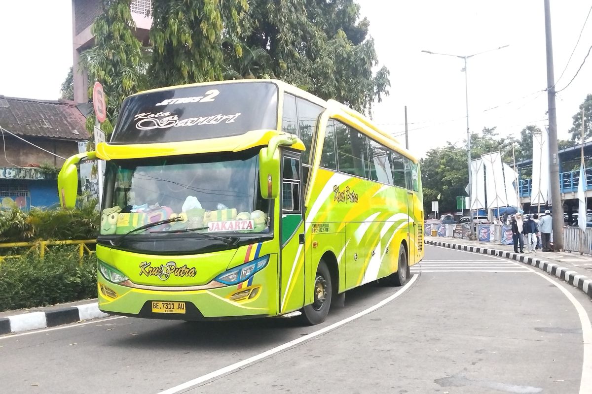 Pengelola: Tak terjadi keterlambatan ketibaan bus di Kampung Rambutan