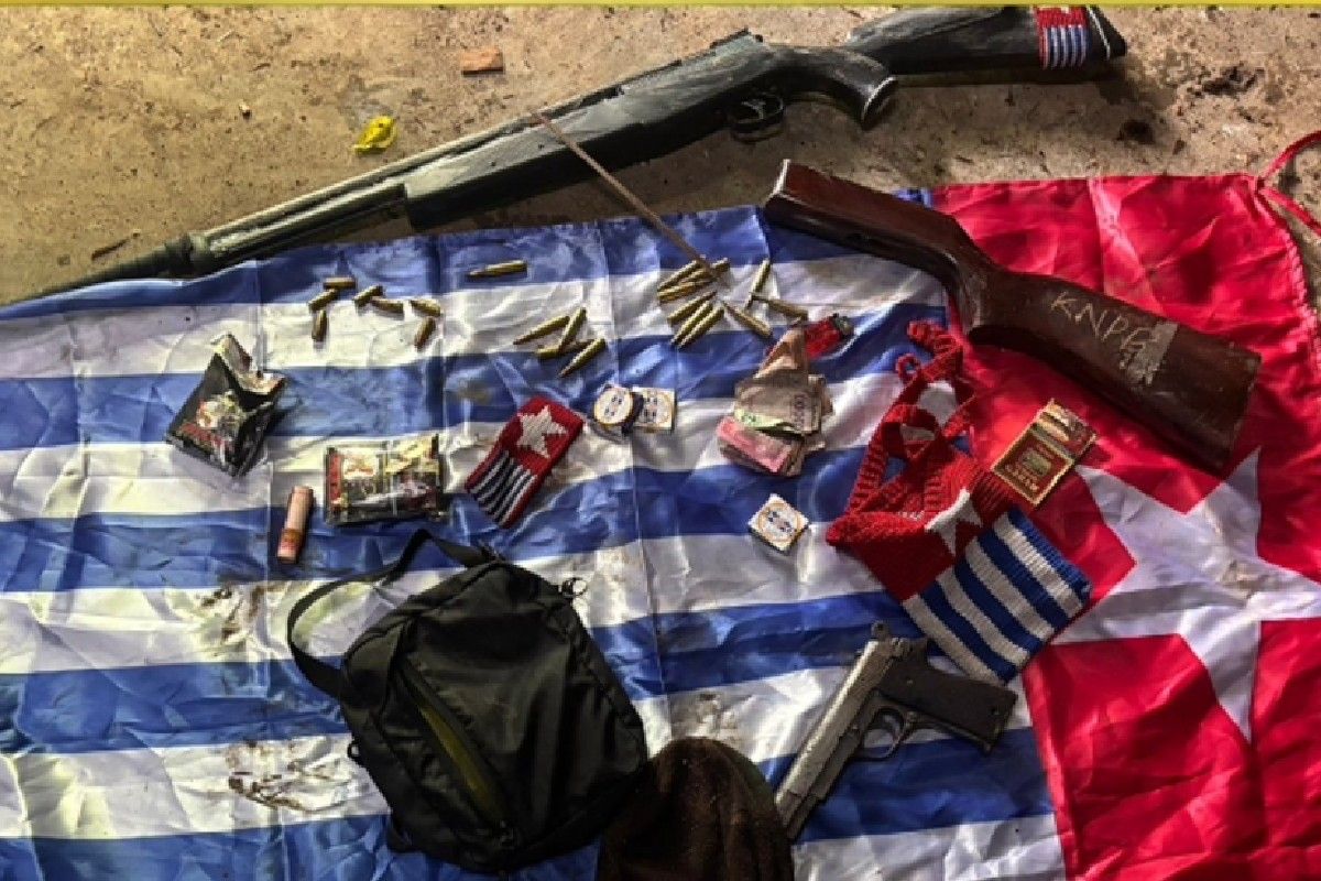 Koops TNI Papua amankan dua senpi dan 22 butir amunisi KKB di Topo