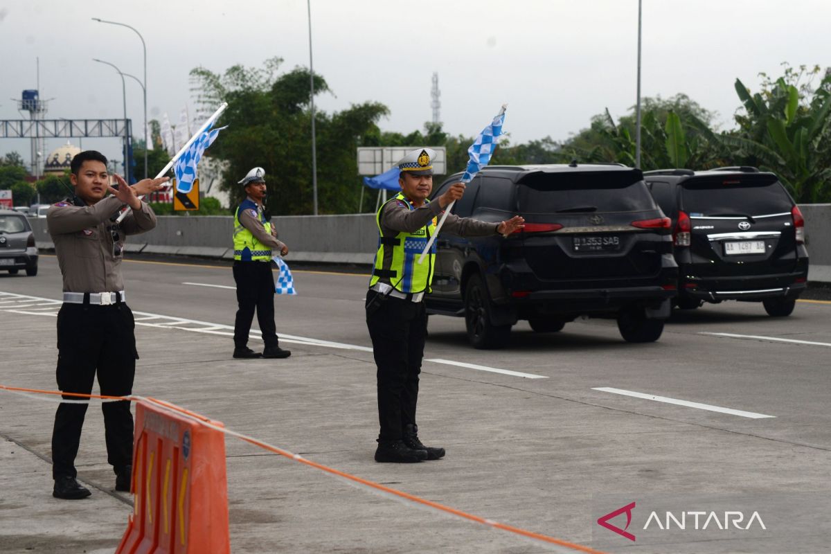 Kemarin, penyesuaian "one way" nasional hingga Yaqut diperiksa