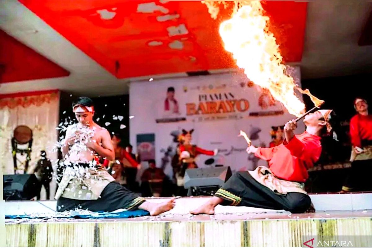 Pemkot Pariaman tampilkan atraksi budaya tradisional saat Lebaran