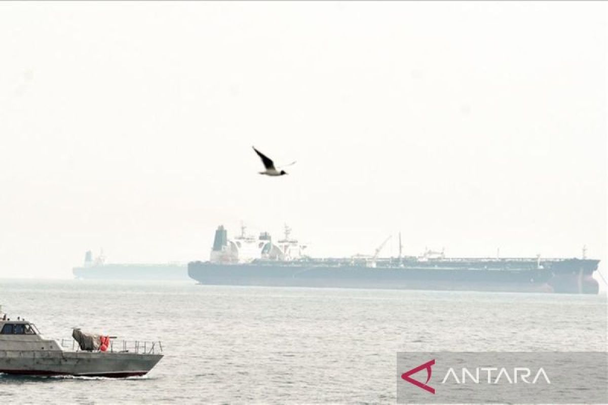 Sekitar 1.900 kapal masih tertahan di Selat Hormuz, Teluk Persia