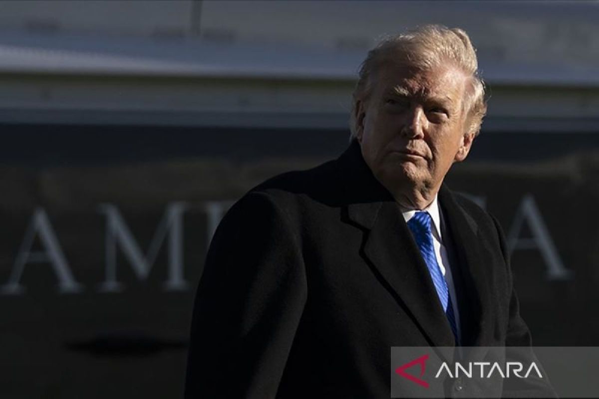 Trump klaim Iran mulai kirim 20 tanker minyak ke AS mulai Senin