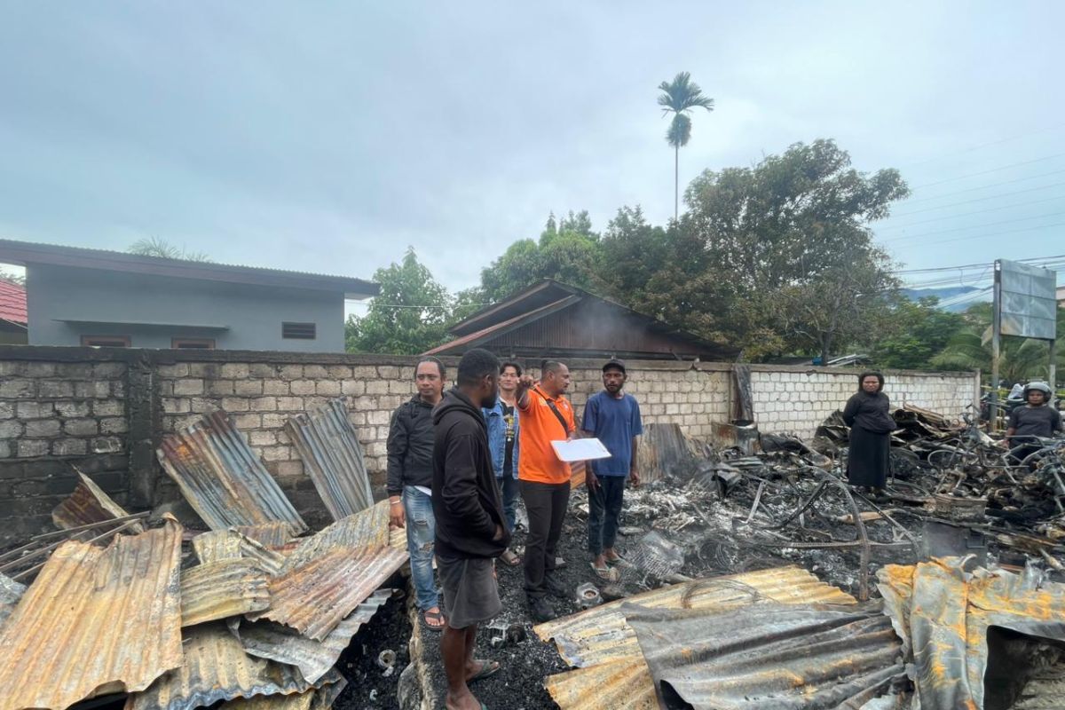 Polres Jayapura lakukan olah TKP kebakaran depan Stadion Lukas Enembe Papua