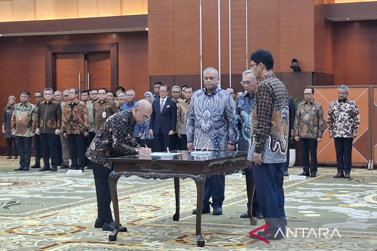 Menkeu Purbaya lantik Robert Leonard Marbun sebagai Sekjen Kemenkeu