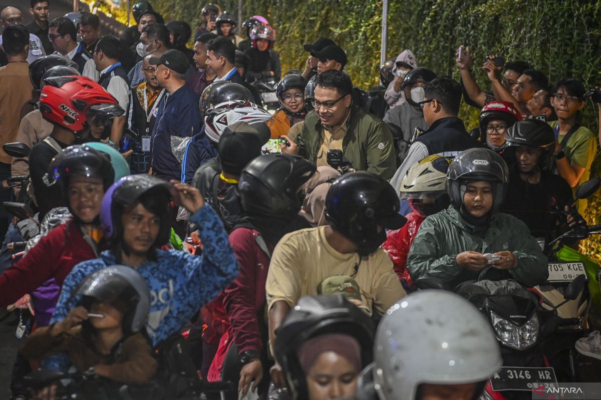Puncak arus balik, Wamenkomdigi cek langsung jaringan di Bakauheni