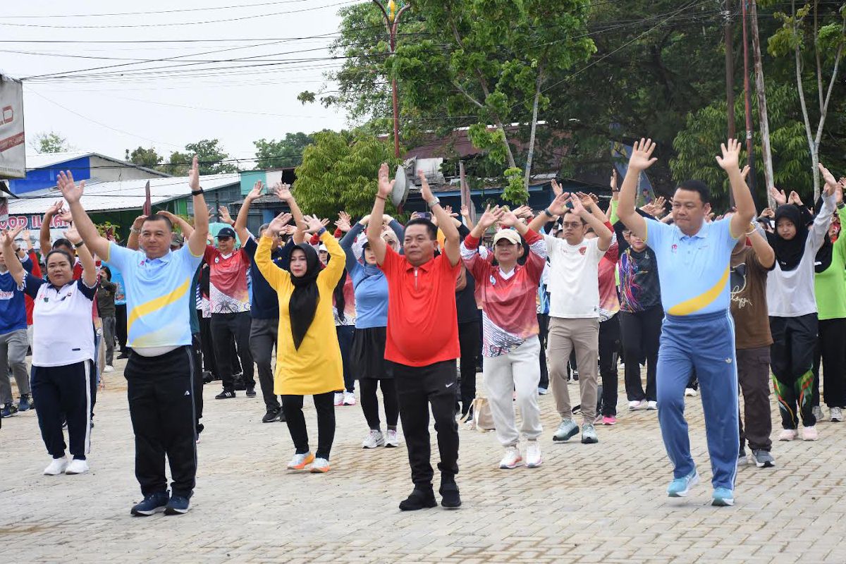 Sekda Kapuas ajak ASN jaga kebersamaan dan kesehatan lewat senam bersama