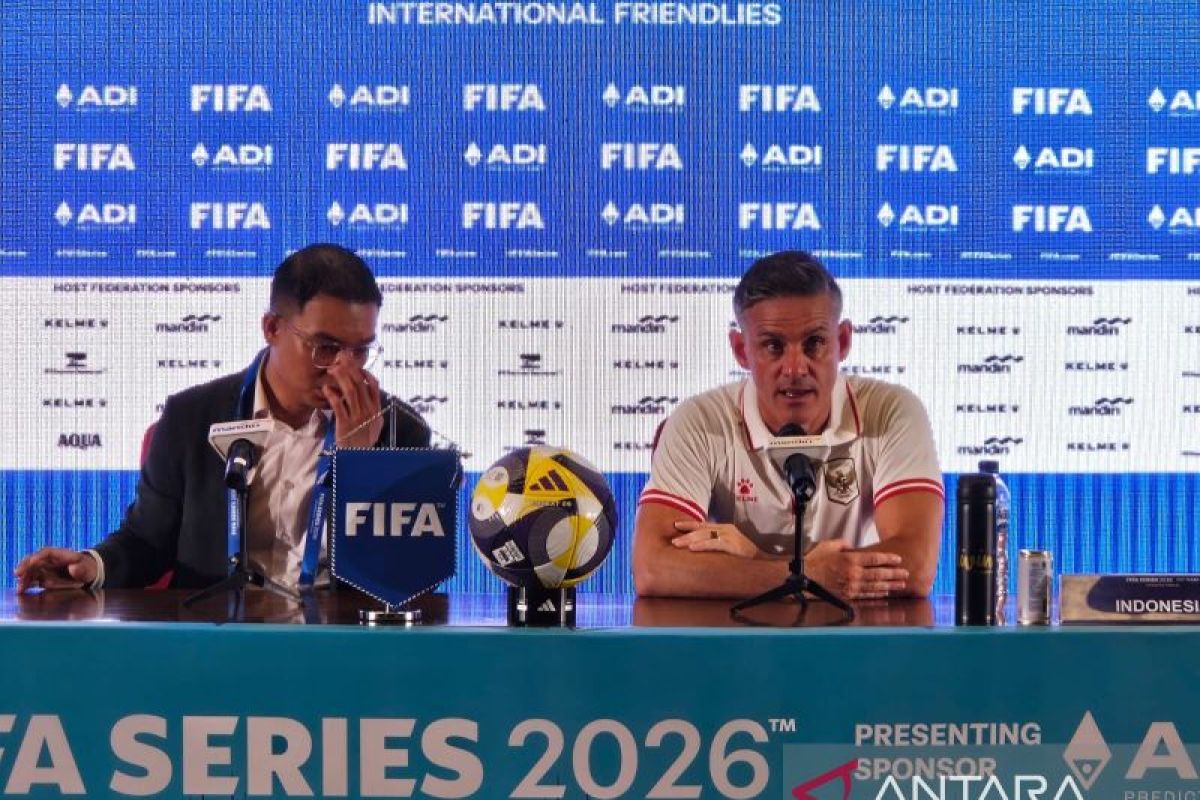 Sebagai putra Newcastle, Herdman tidak pernah diam sepanjang laga