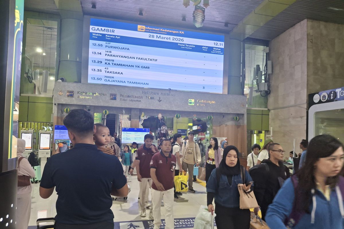 Penumpang mengaku kereta api menjadi pilihan angkutan karena nyaman