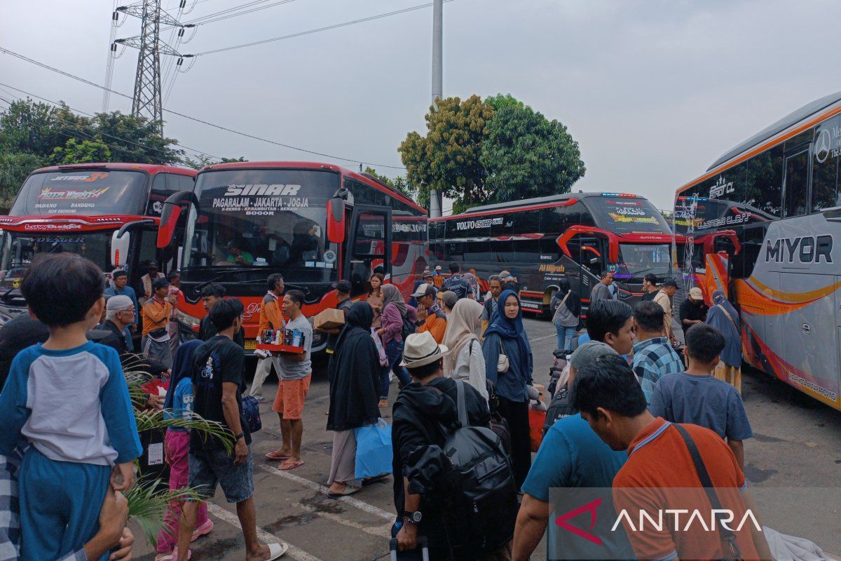 Jumlah penumpang di Terminal Kampung Rambutan masih meningkat