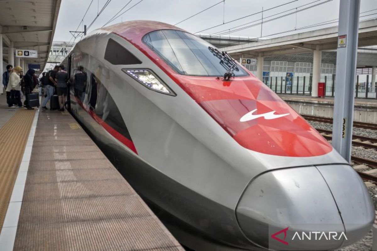 Tiket kereta cepat Whoosh laris manis saat periode angkutan Lebaran