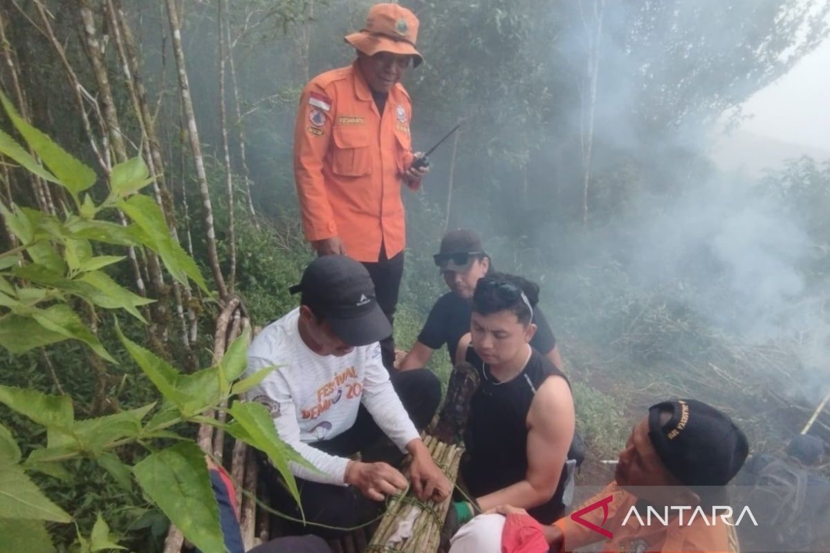 Cedera dan gangguan kesehatan, empat pendaki dievakuasi dari Gunung Dempo