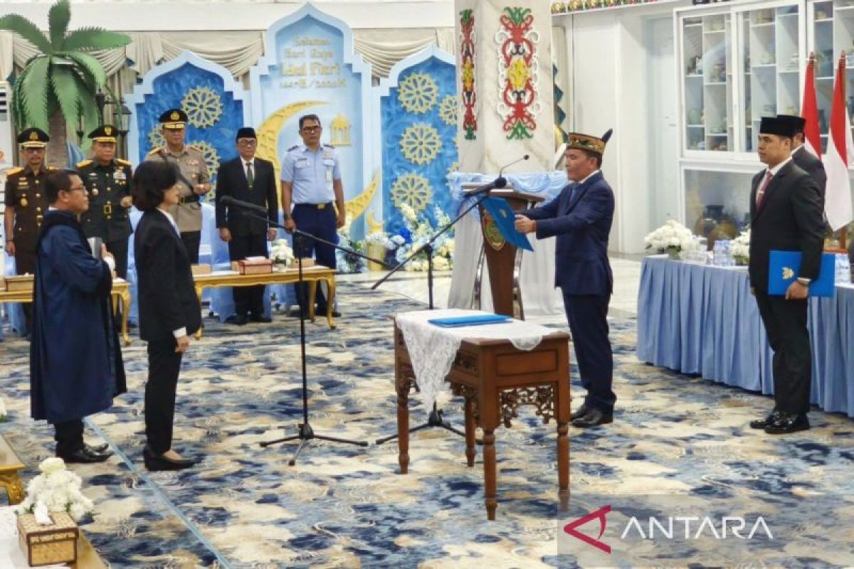 Gubernur resmi lantik Linae Victoria Aden sebagai Pj Sekda Kalteng