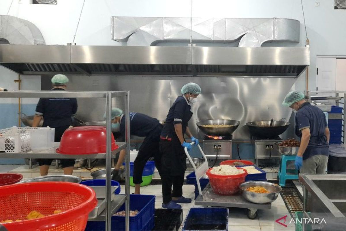 BGN Tanggapkan 1.256 Dapur Umum Gratis di Indonesia Timur