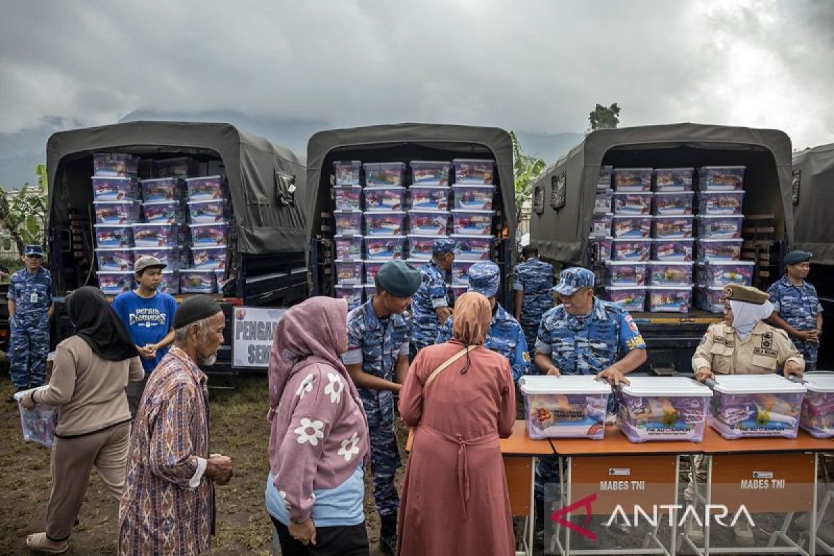 Bakti sosial HUT ke-80 TNI AU di Cisarua