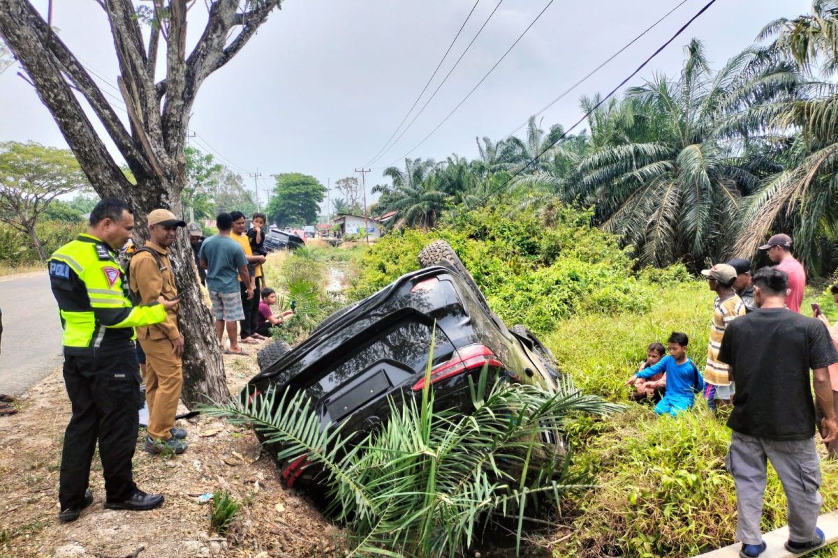 Wakil Ketua DPRD Bengkalis terlibat kecelakaan