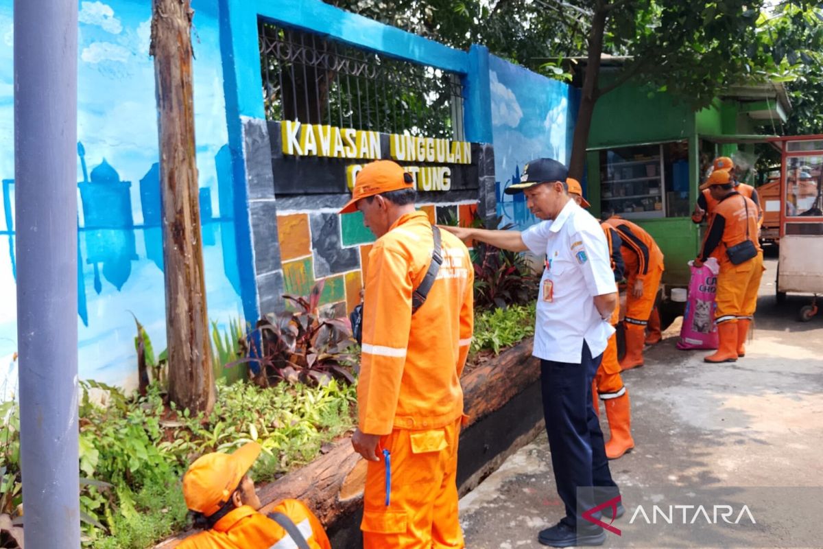 Pemkot Jaktim tata bekas TPS di Pasar Rebo jadi ruang hijau