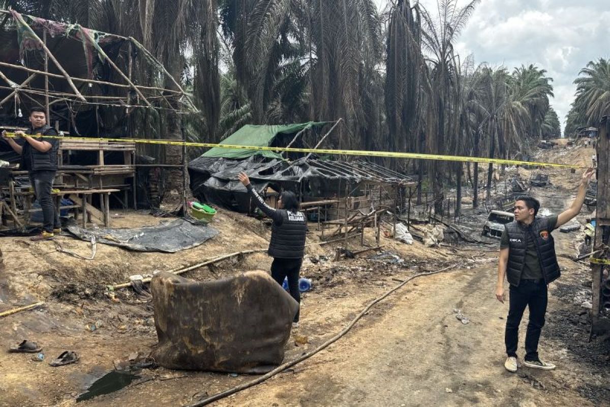 Polisi buru pemilik sumur minyak ilegal terbakar di Musi Banyuasin