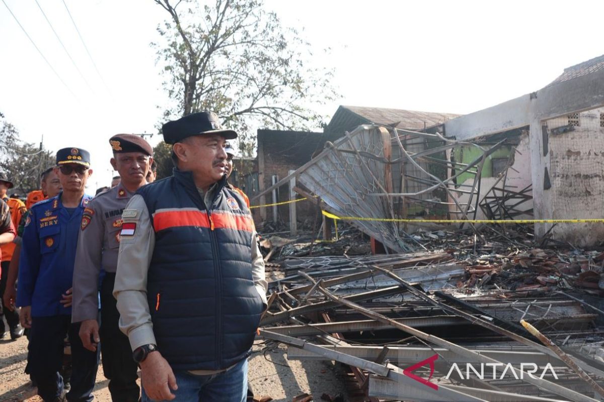 Kriminal kemarin, kebakaran SPBE Cimuning lalu pembacokan Cilandak
