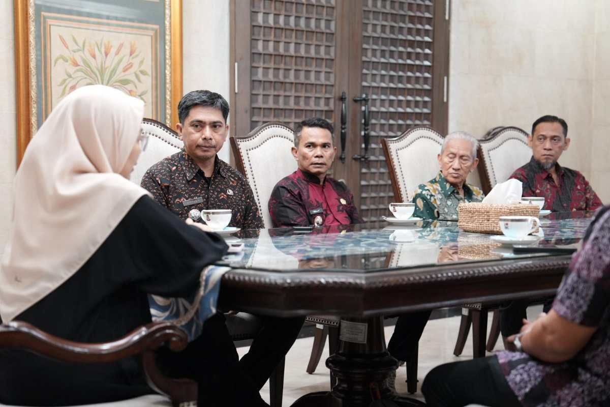 Dewan Lingkungan Makassar harap RT/RW mempercepat pembentukan bank sampah