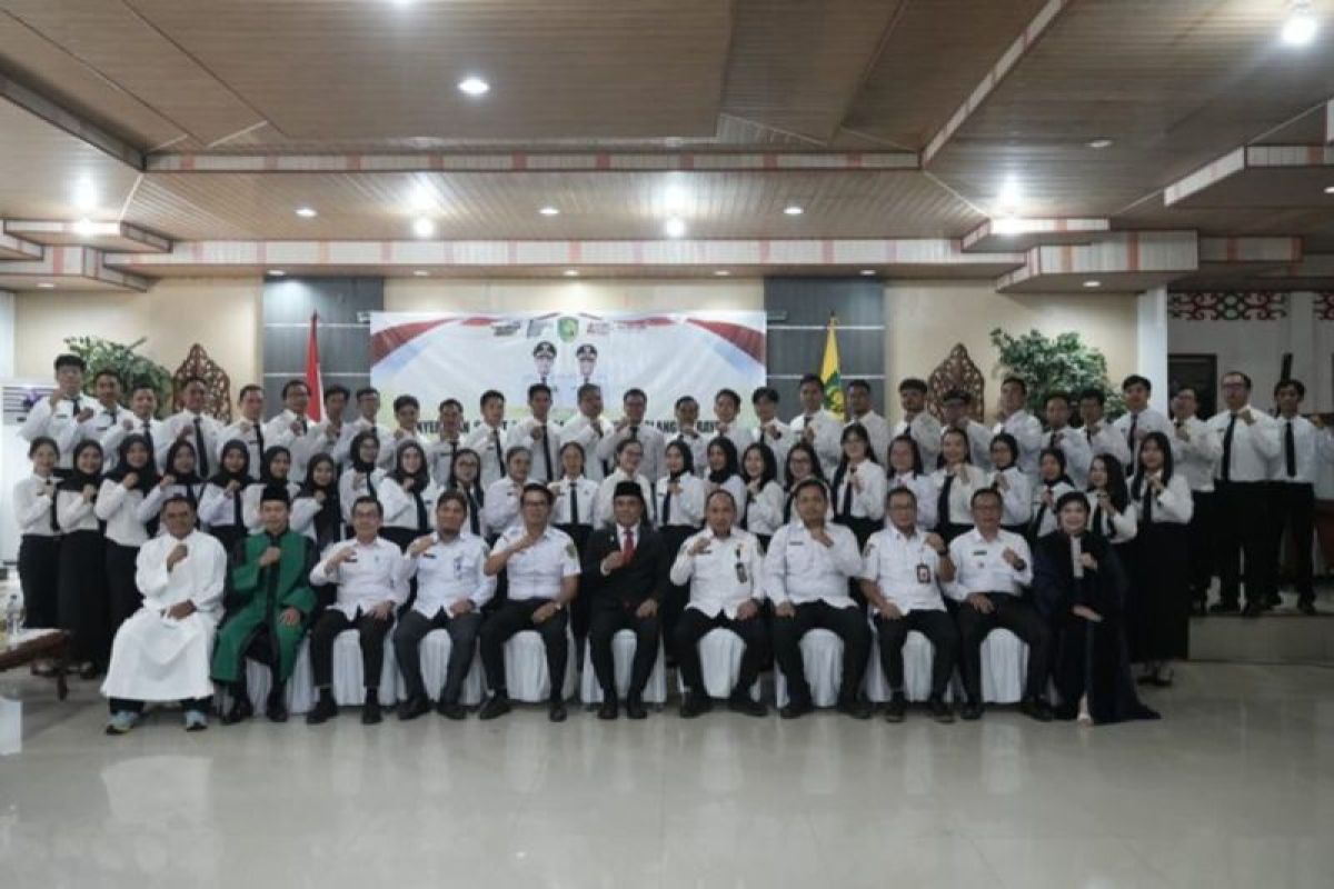 Wakil Wali Kota serahkan SK Pengangkatan CPNS Palangka Raya
