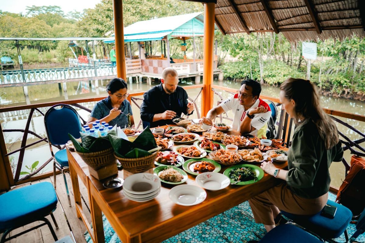 Di balik gurih kepiting, ada peran Pertamina di Kutawaru