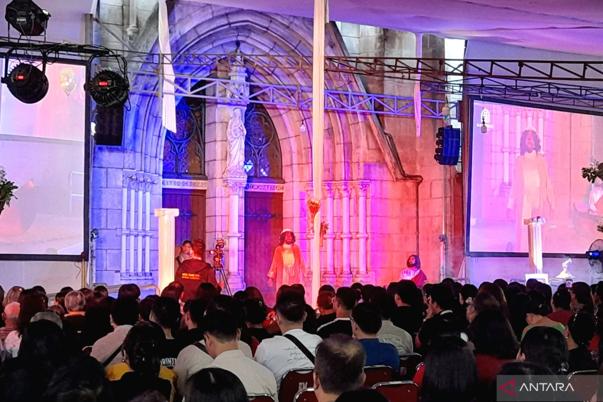 Katedral Jakarta ajak umat cinta wastra Nusantara pada perayaan Paskah