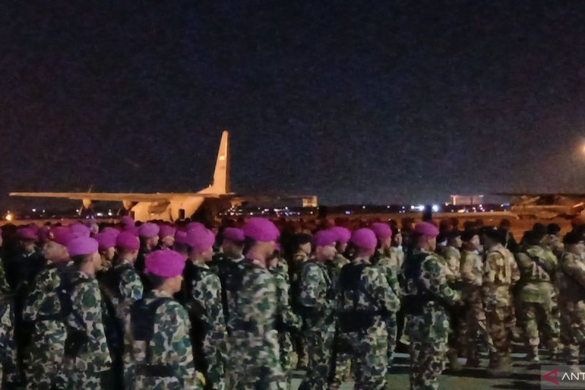 Dua pesawat TNI AU antar jenazah prajurit gugur dari Lebanon ke daerah asal