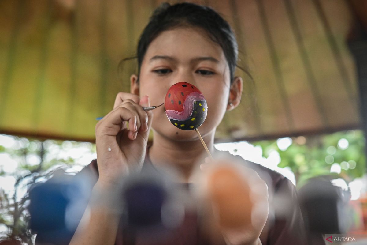 TMII gelar lokakarya melukis telur Paskah bagi anak-anak