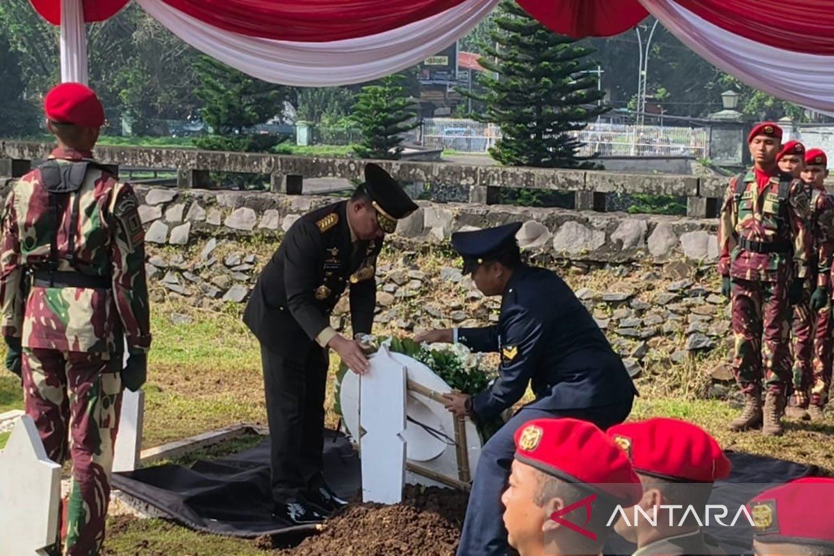 Panglima TNI pimpin prosesi pemakaman Mayor Zulmi di TMP Cikutra