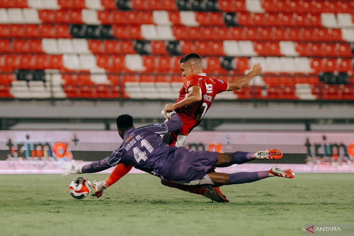 Bali United cukur PSBS 6-1