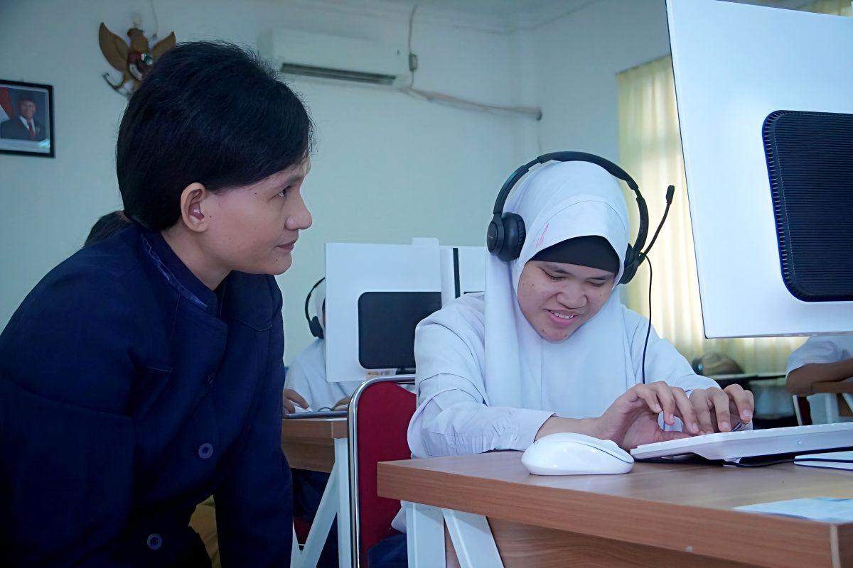 Di tengah keterbatasan, murid SLB antusias dan optimistis ikuti TKA 