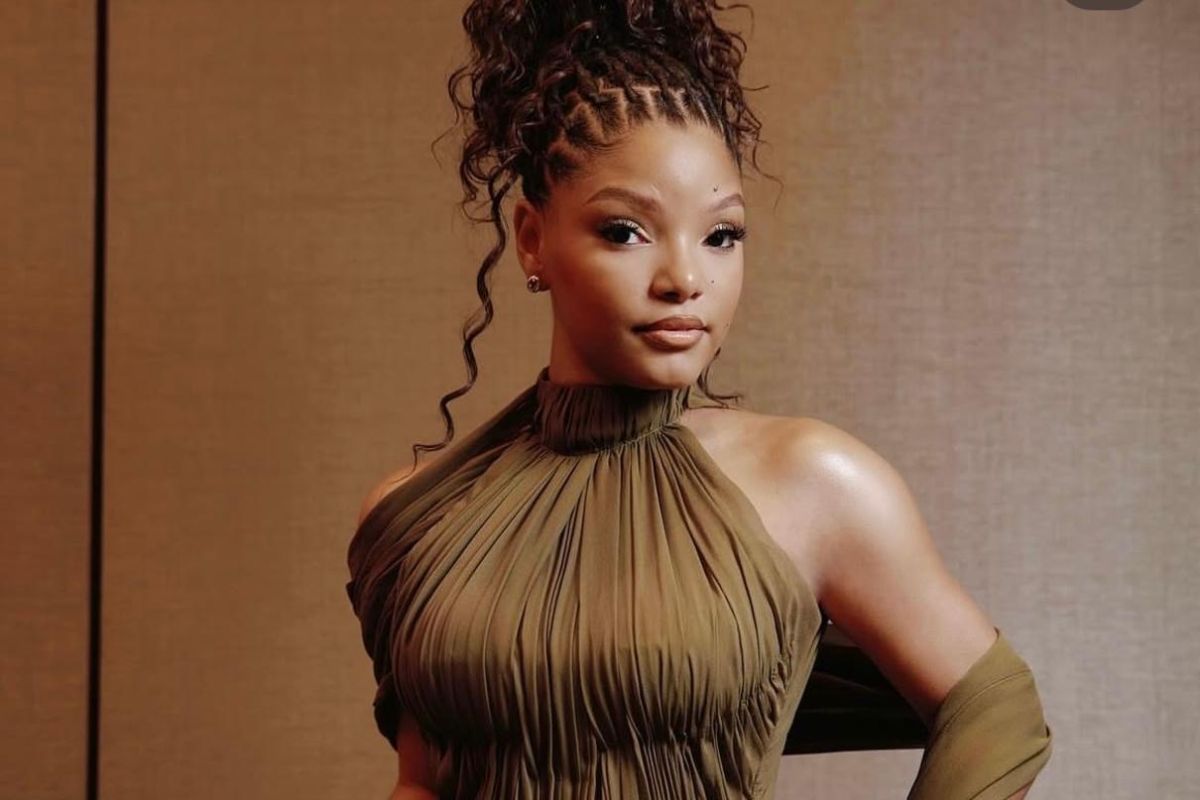 Halle Bailey cerita soal reaksi rasis saat bintangi The Little Mermaid