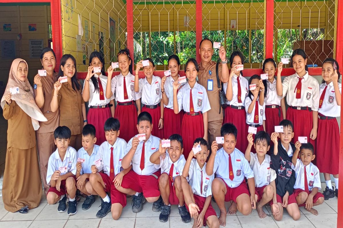 Optimalkan KIA di pelosok, Disdukcapil Bartim kunjungi sejumlah SD